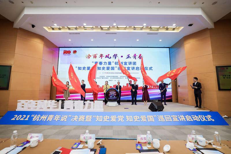 买问界M7最大的难点,要不要花6000元,给车内换个内饰颜色